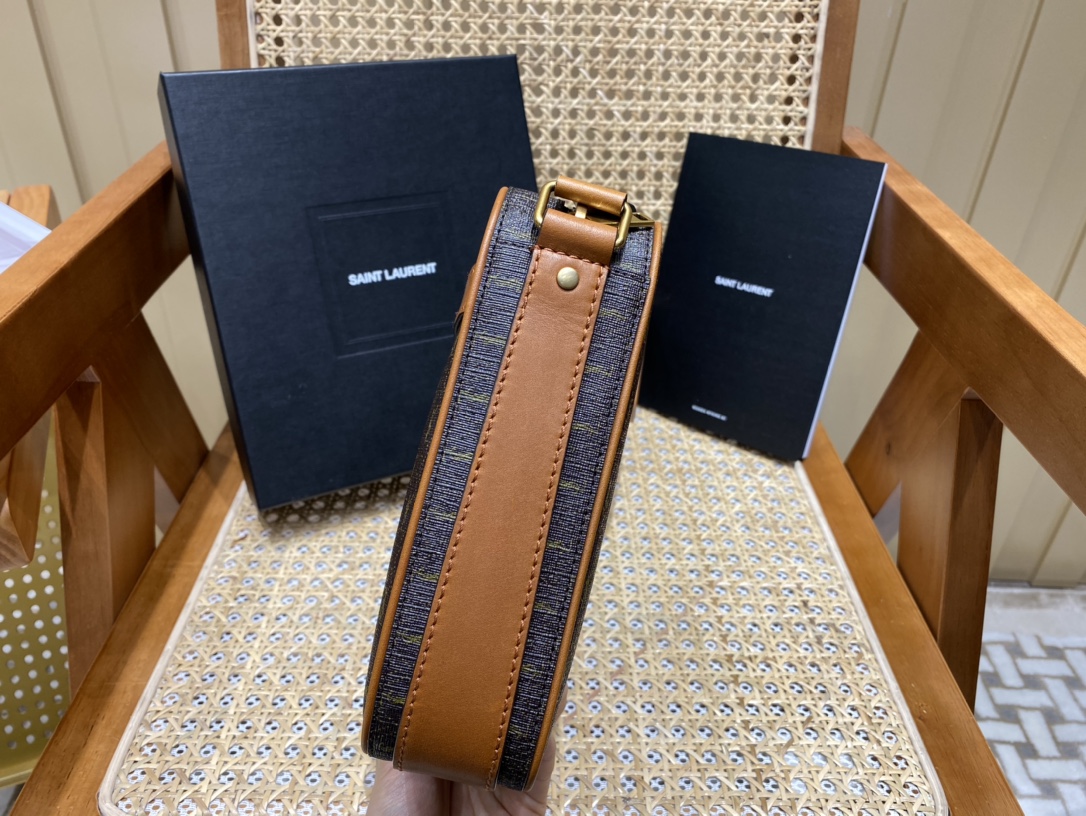 SAINT LAURENT ▪️𝗟𝗘 𝗠𝗢𝗡𝗢𝗚𝗥𝗔𝗠𝗠𝗘▪️685534original leather