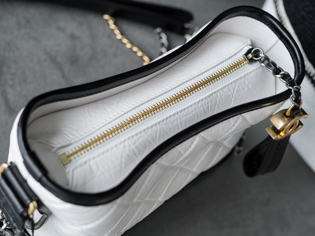 𝗖𝗵𝗮𝗻𝗲𝗹 𝗚𝗮𝗯𝗿𝗶𝗲𝗹𝗲❥ classic stray bag Italy 🇮🇹 