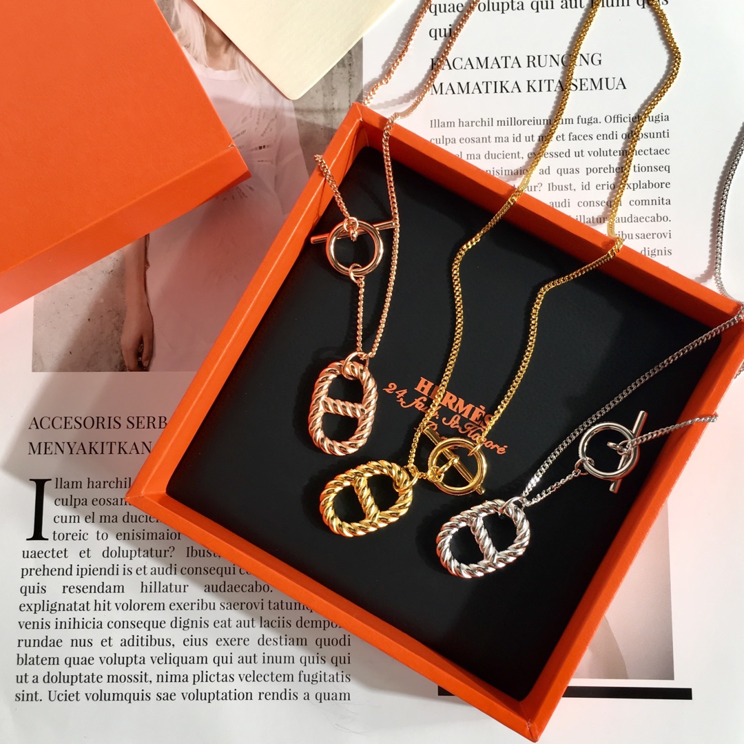 Hermes necklace