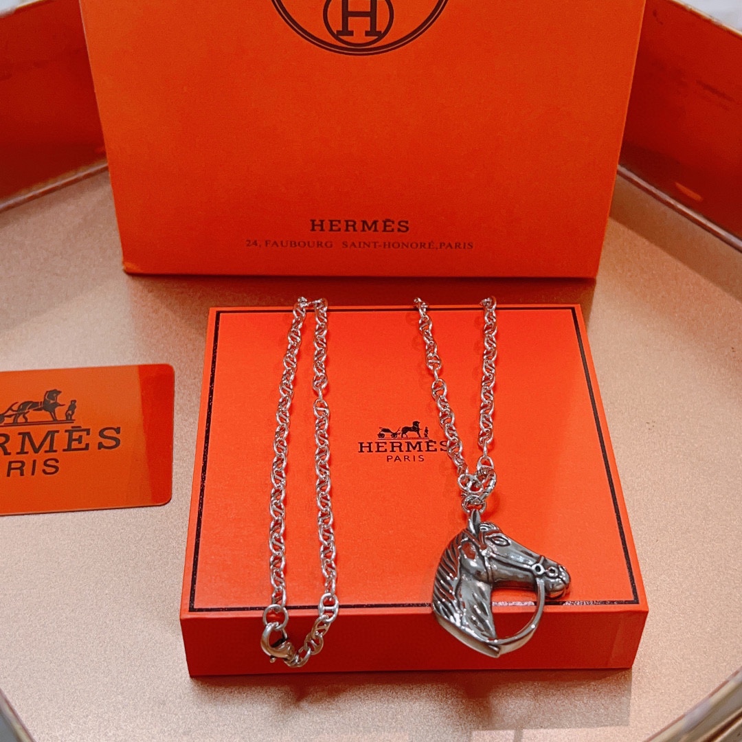 Hermes necklace