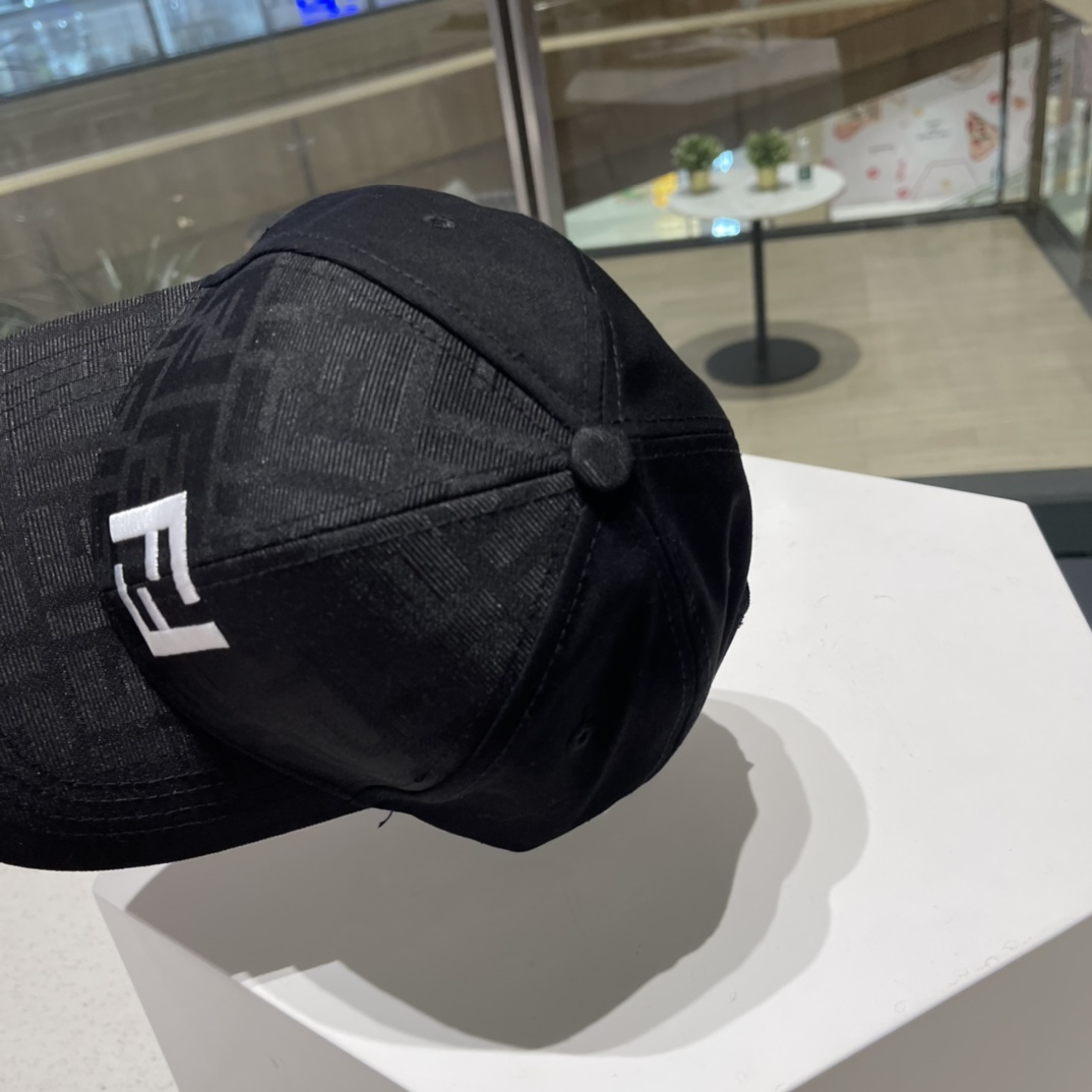 Fendl Fendi spring and summer new national tide embroidery letter baseball cap