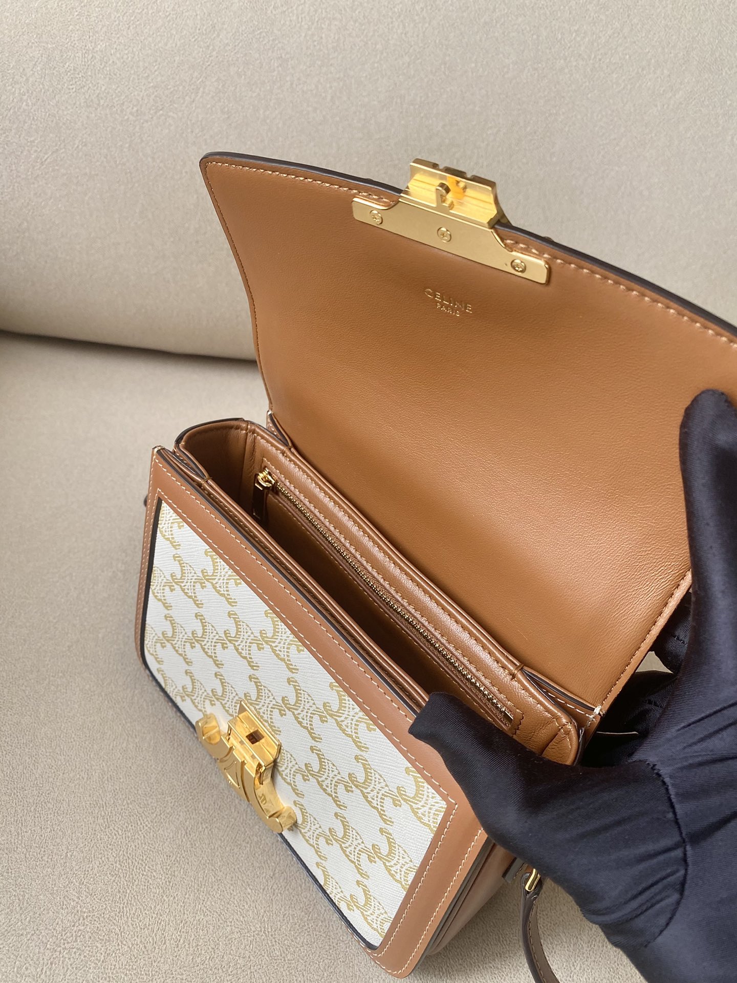 𝐂𝐞𝐥𝐢𝐧𝐞 Triomphe teen 18.5cm