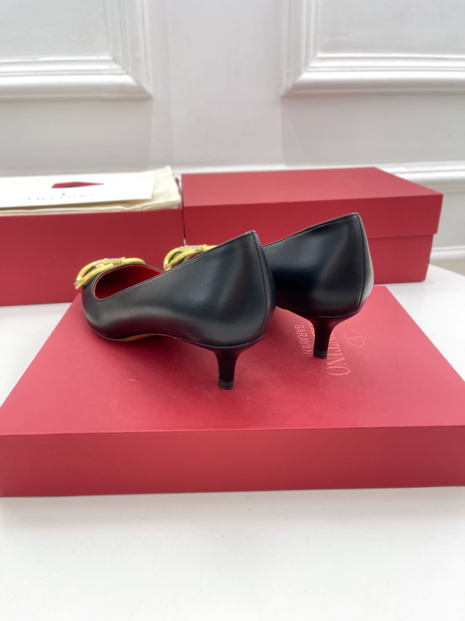 【Valentino】𝟐𝟎𝟐𝟏/𝐒𝐒 𝐧𝐞𝐰 Valentino 2022 spring and summer new large V diamond buckle high heels on the new