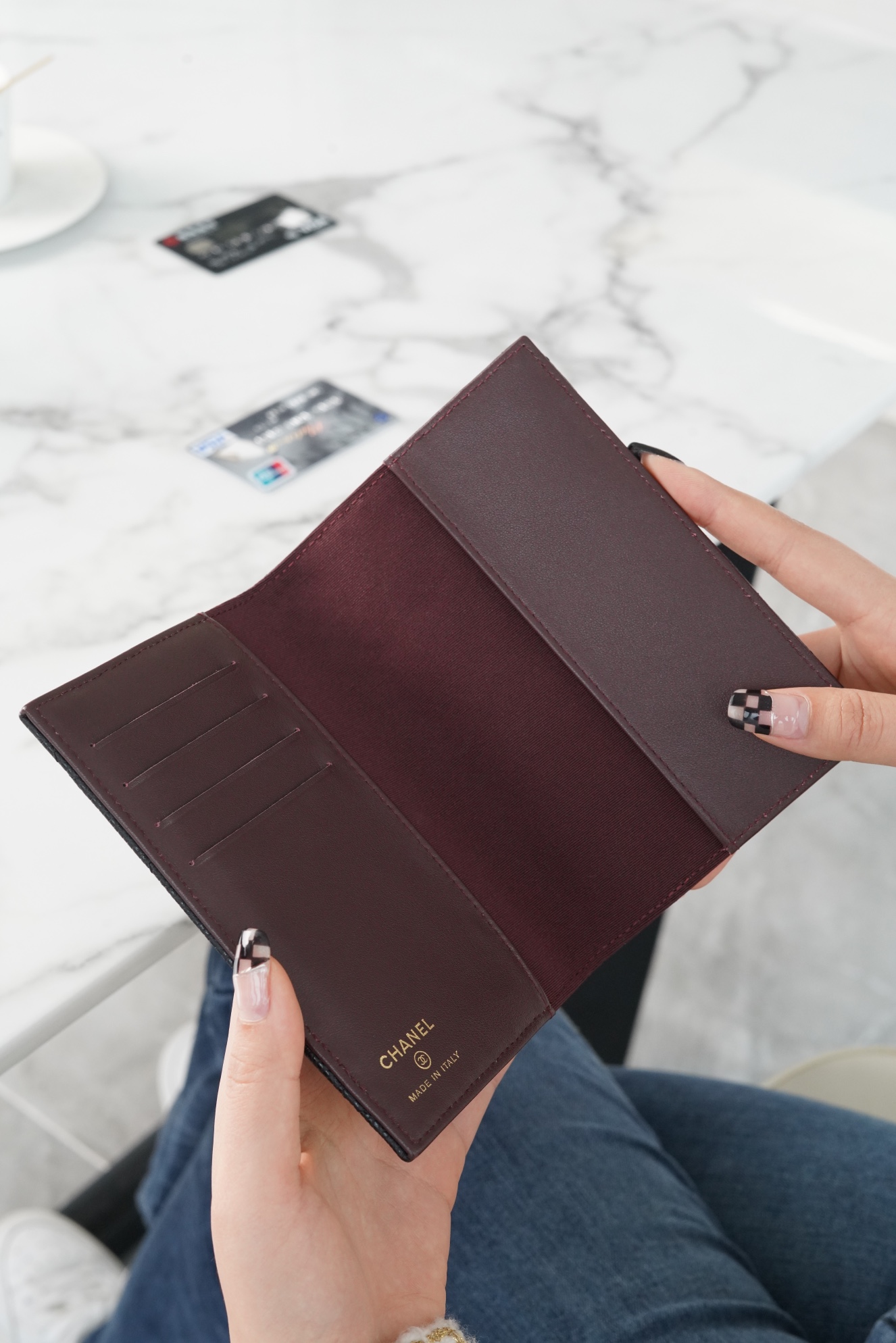 𝗖𝗛𝗔𝗘𝗡𝗟✦ Classic Passport Clip Caviar Grain Calfskin 🐂 Black Ball Gold