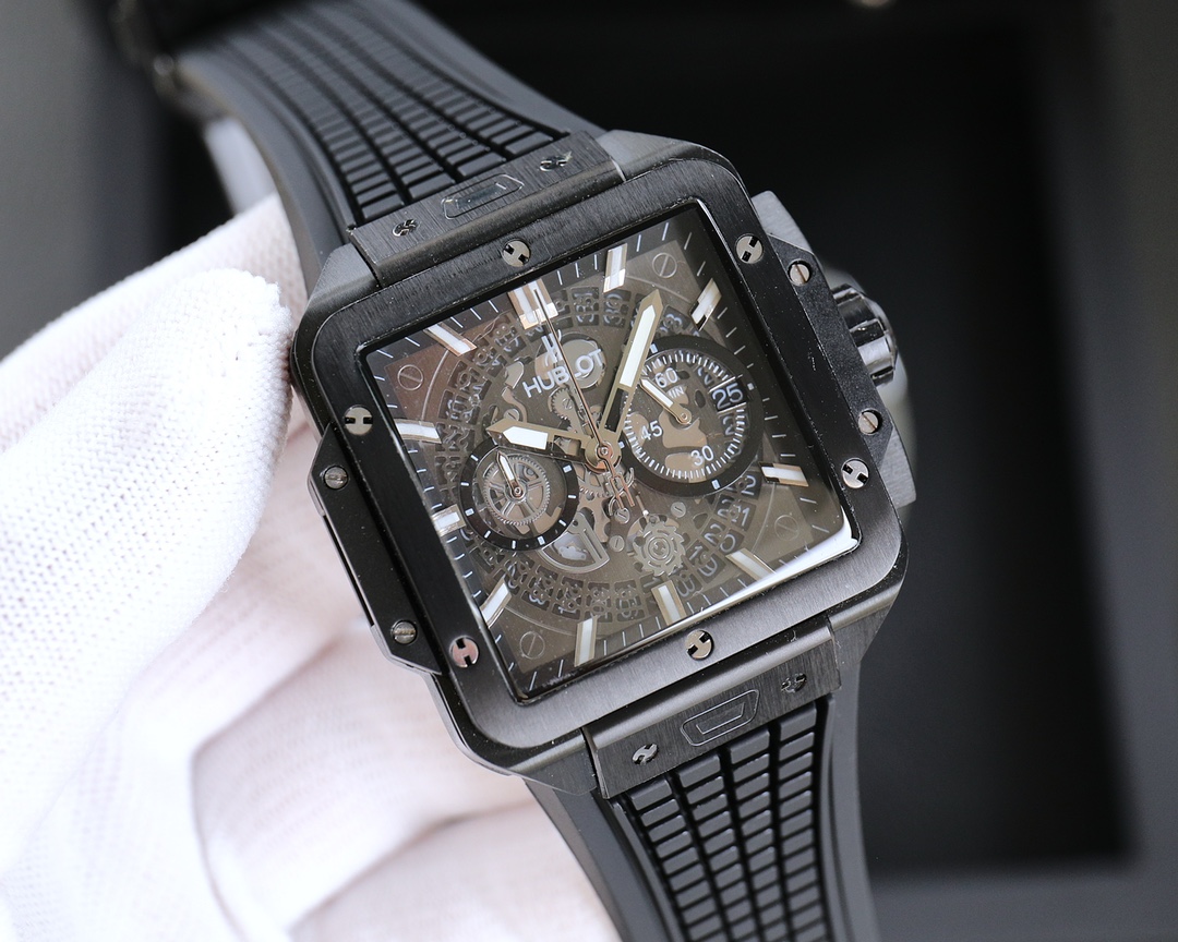Hublot. BIG BANG Collection