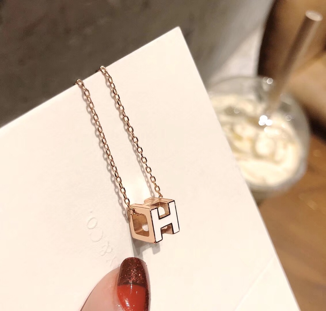 Hermes necklace