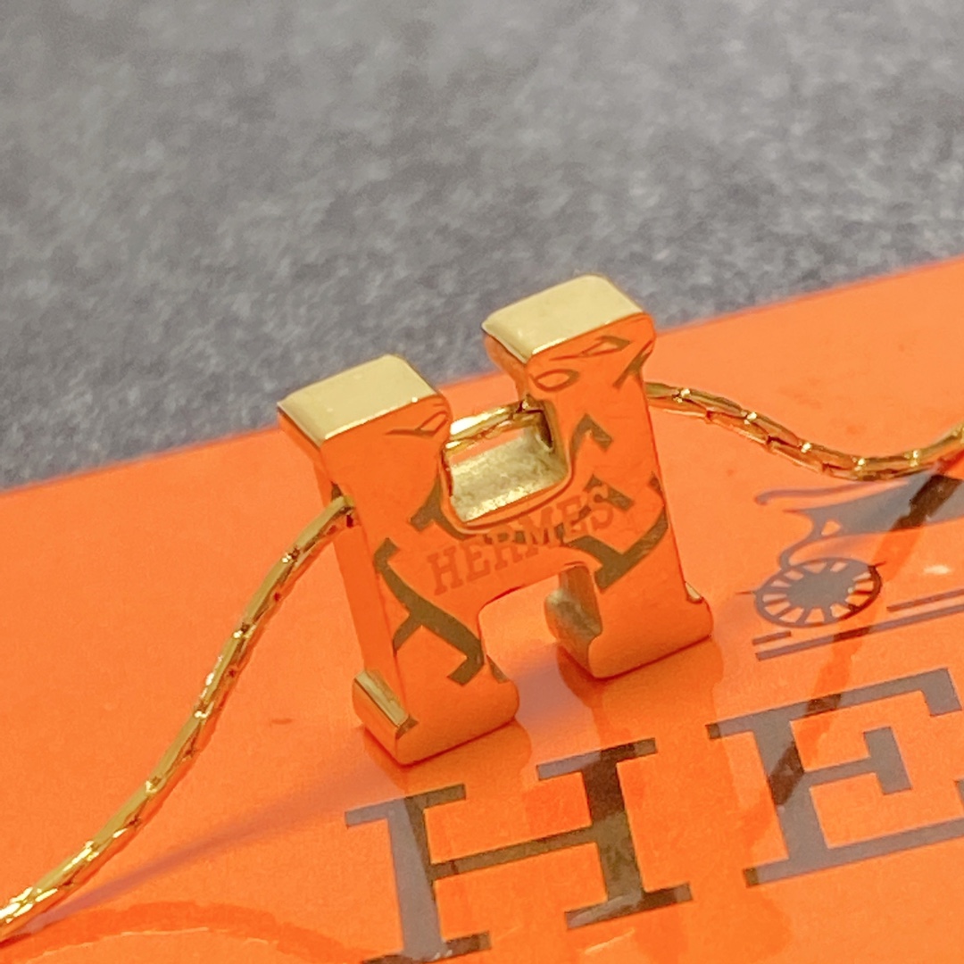 Hermes necklace