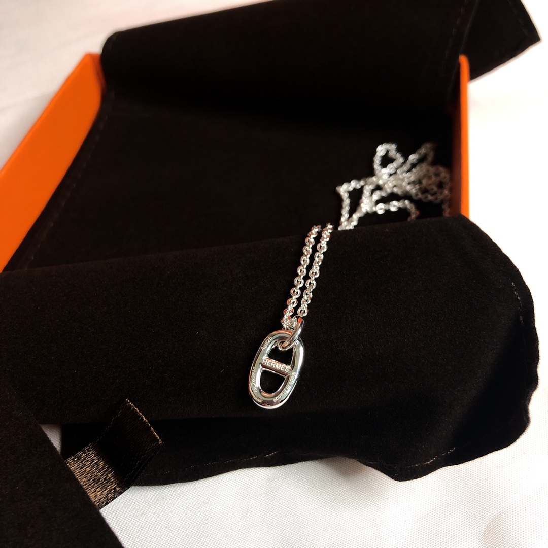 Hermes necklace