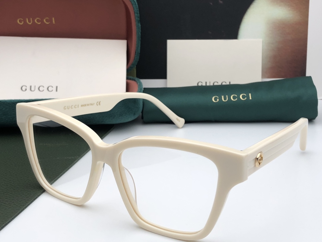 GUCCI🐝🐝🐝MODEL：GG1302