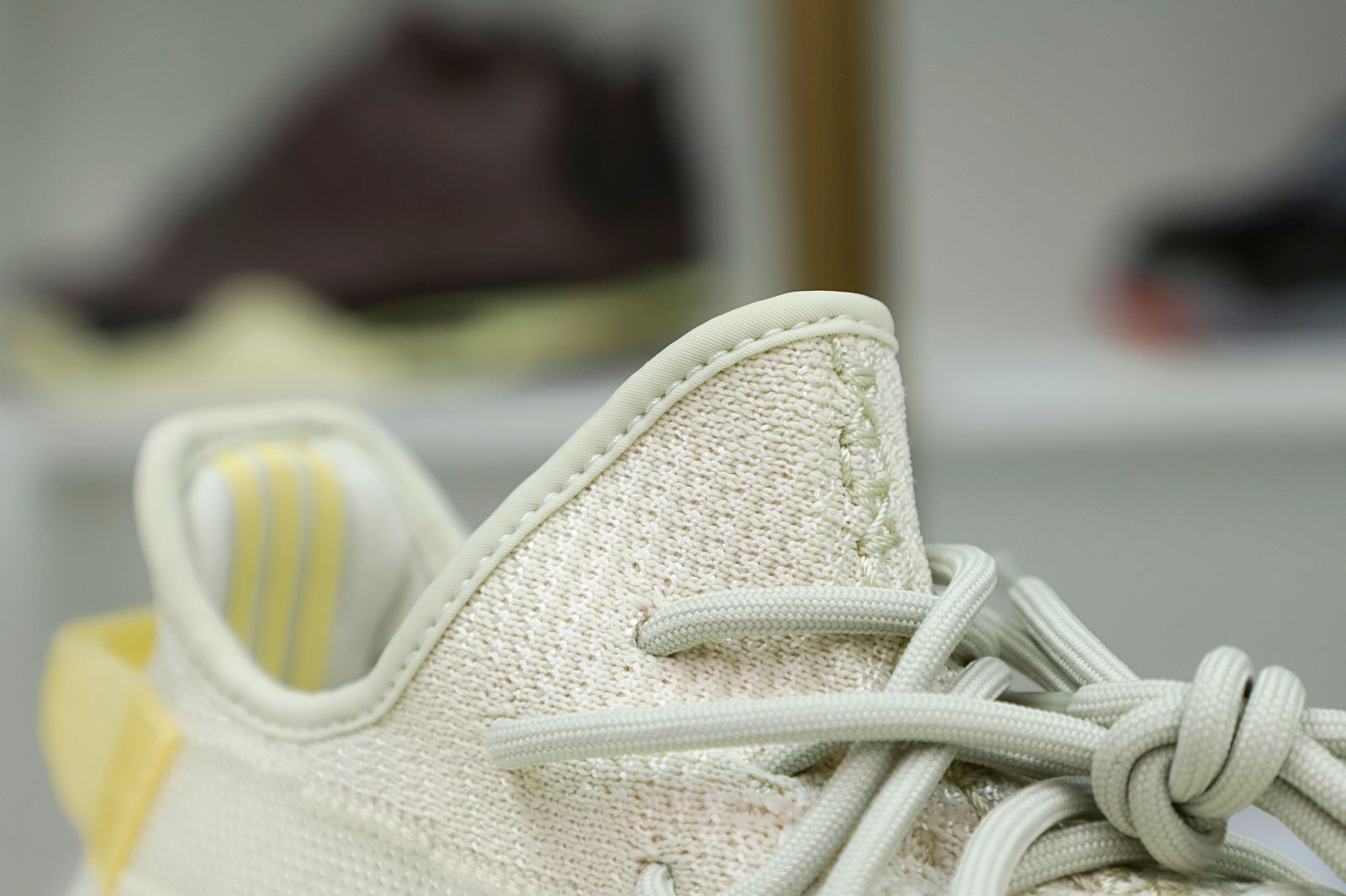 YEEZY BOOST 350 V2 NATURAL