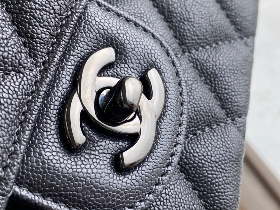 𝐂𝐇𝐀𝐍𝐄𝐋 Classic Flap France 🇫🇷 𝐇𝐇 𝐚𝐚𝐬 Original Caviar 🐂 Washed Tire Ox Medium 🐘 Dark Grey