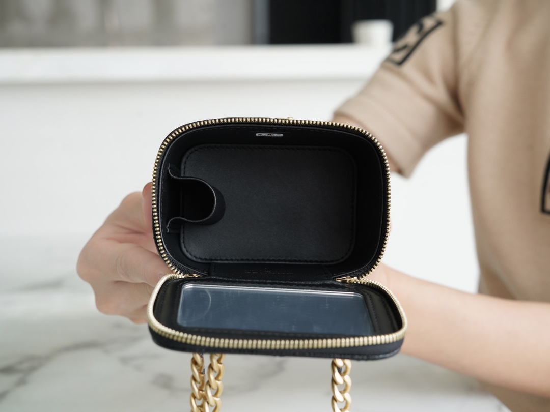 𝗖𝗛𝗔𝗡𝗘𝗟✦ 23P Spring/Summer New Love Adjustment Buckle Small Box