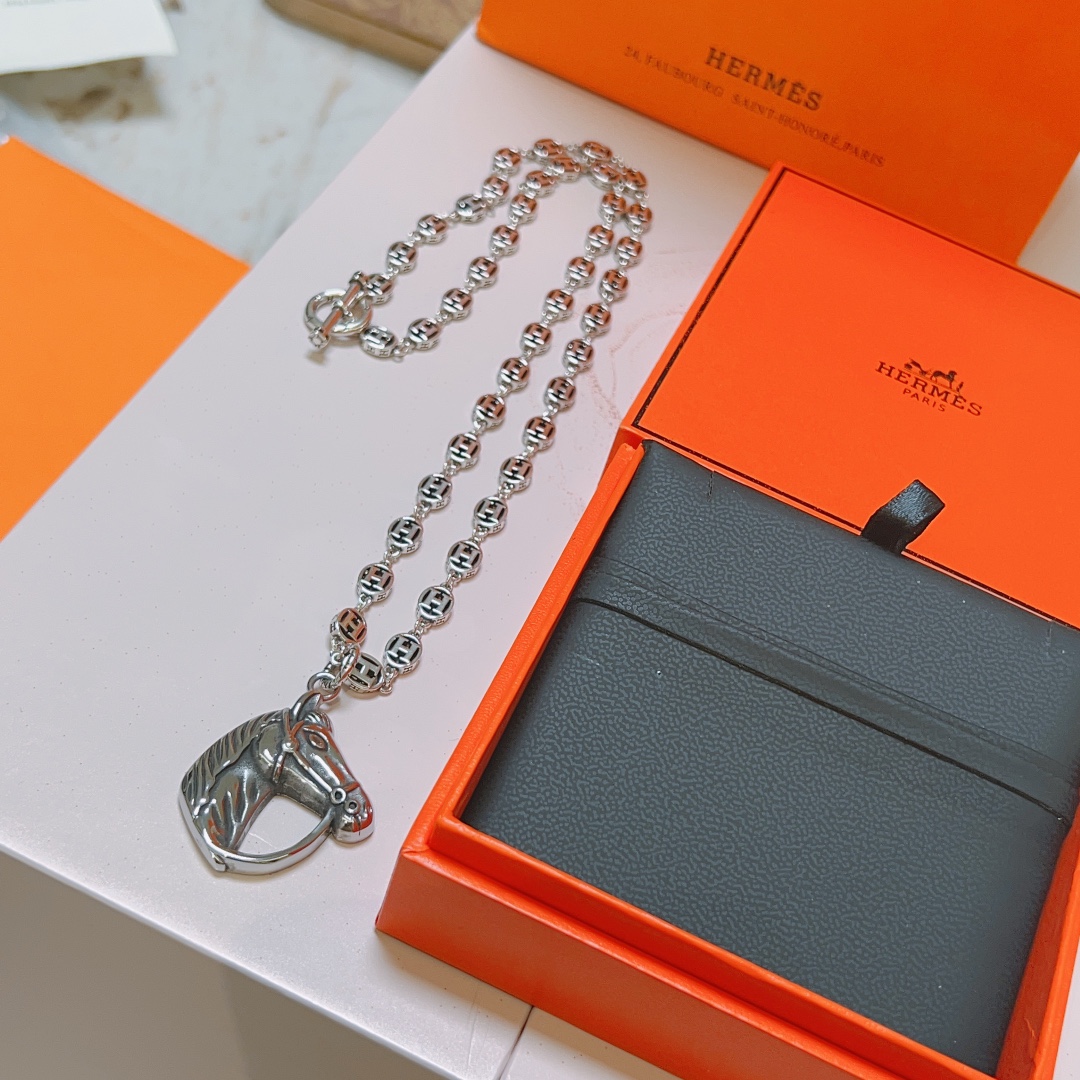 Hermes necklace