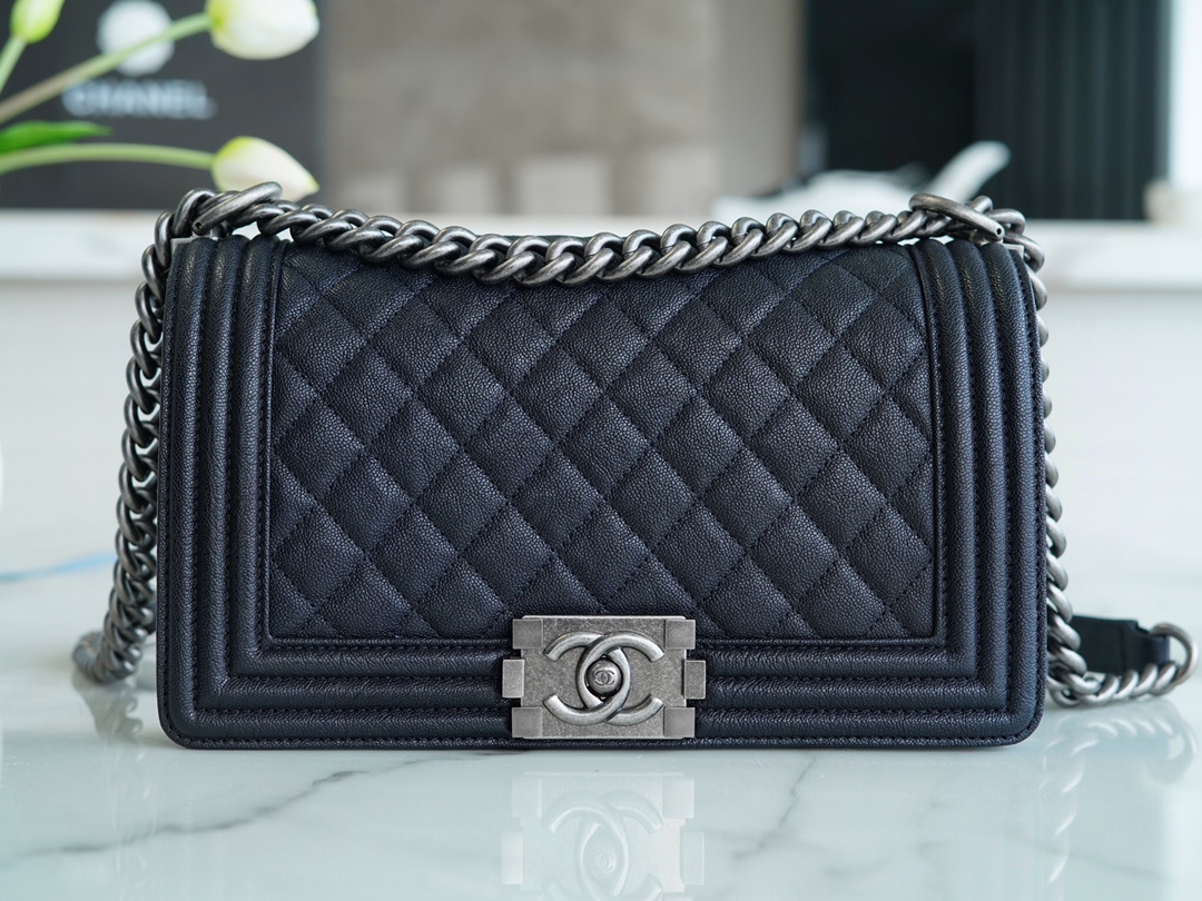 𝗖𝗵𝗮𝗻𝗲𝗹 𝗟𝗲𝗯𝗼𝘆  Original 