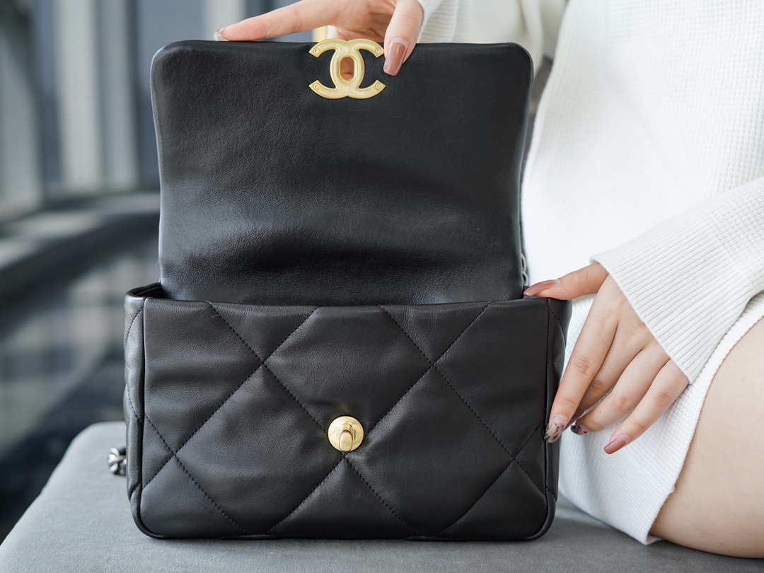 𝗖𝗛𝗔𝗡𝗘𝗟 ❶❾ 𝗕𝗔𝗚 Original lambskin series ❥ Genuine leather ❥ Medium ❥ Classic black