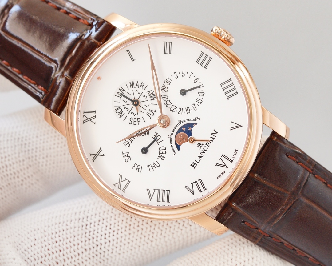 Blancpain - This functional watch comes from the classic Blancpain collection