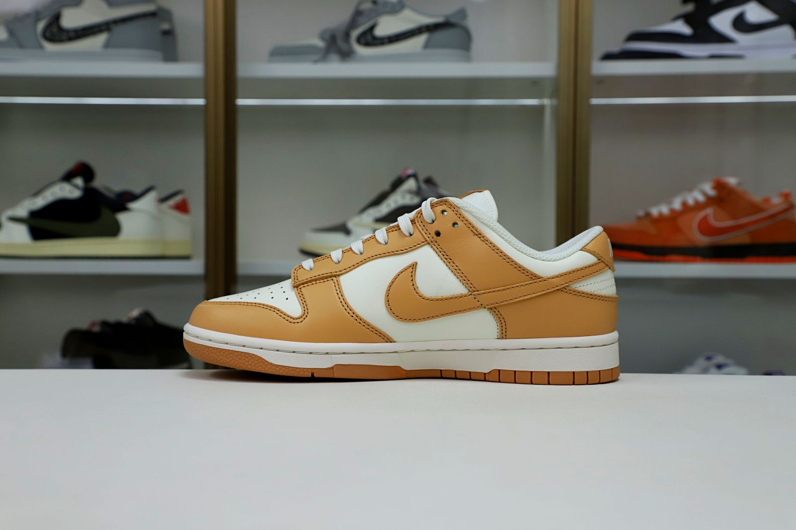 WMNS DUNK LOW HARVEST MOON