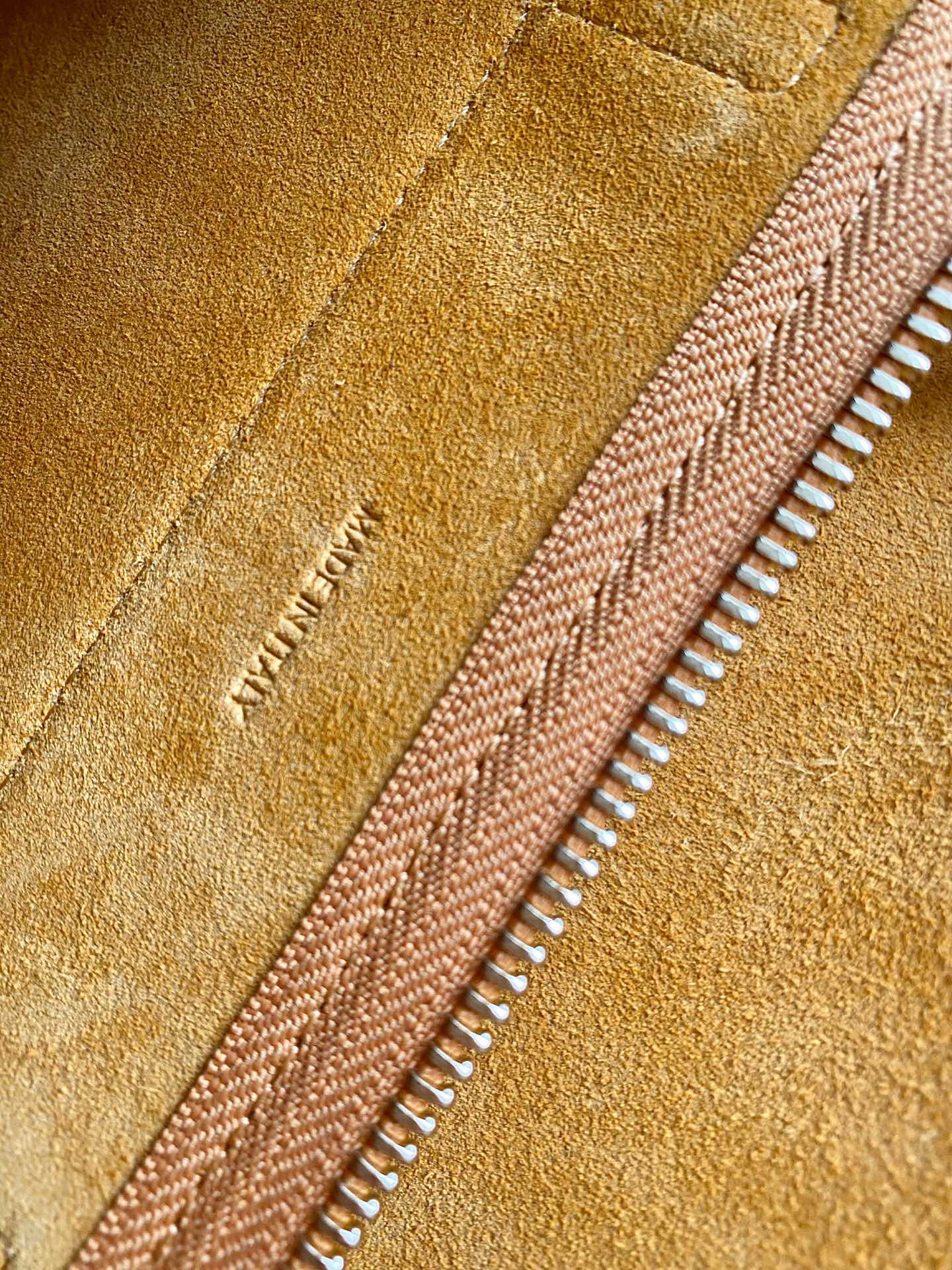 𝐂𝐞𝐥𝐢𝐧𝐞 Belt Bag Catfish Bag Small Grained Calfskin