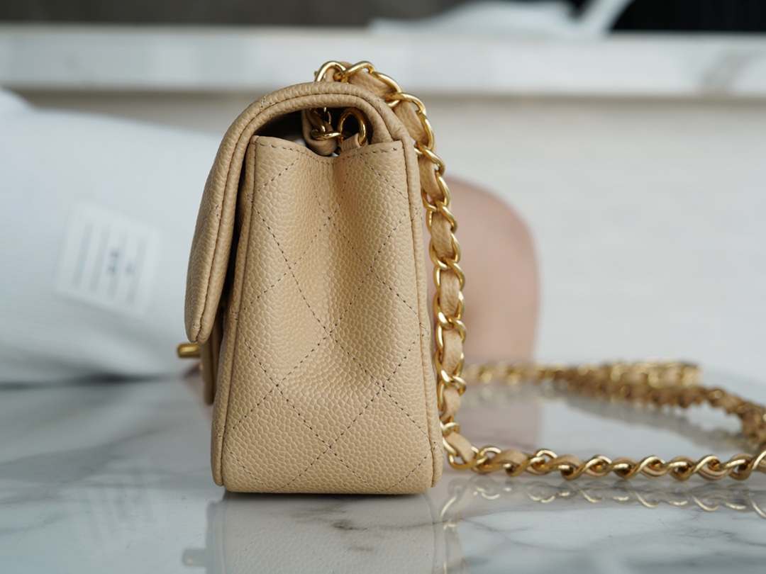 𝐂𝐇𝐀𝐍𝐄𝐋 Classic Flap Italian Channel Custom Calfskin Classic Mouth Flap Bag Large 𝒎𝒊𝒏𝒊🔆 Apricot