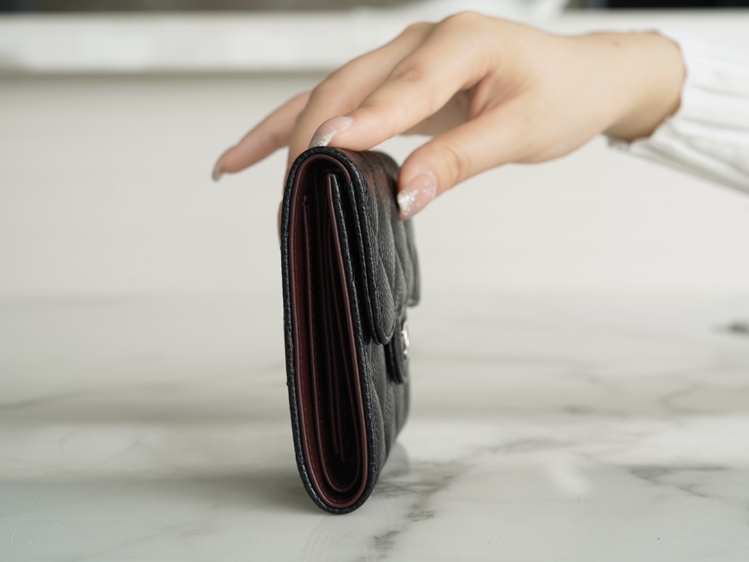 𝗖𝗛𝗔𝗘𝗡𝗟✦ 𝗖𝗹𝗮𝘀𝗶𝗰 𝗙𝗹𝗮𝗽 France 🇫🇷 Imported [HASS] Original Calfskin 🐂 Classic Trifold Wallet Black Silver