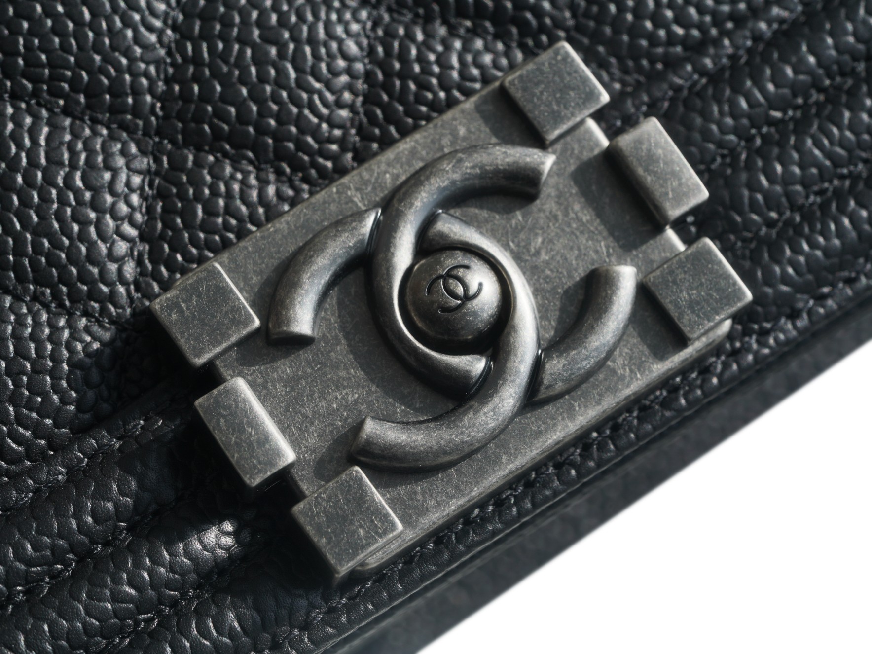 𝗖𝗵𝗮𝗻𝗲𝗹 𝗟𝗲𝗯𝗼𝘆 Imported custom caviar calfskin:Large ball pattern Small  Black Silver