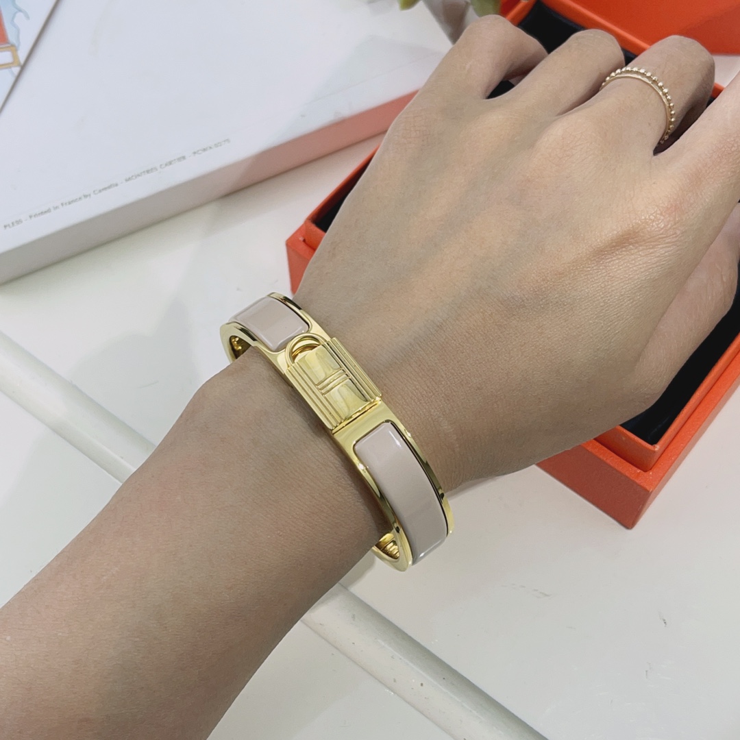 Hermes bracelet