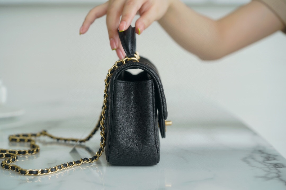 𝗖𝗛𝗔𝗡𝗘𝗟✦𝗖𝗹𝗮𝘀𝘀𝗶𝗰 𝗙𝗹𝗮𝗽2021 𝗦𝘀 spring and summer new handleℂ𝔽 𝕄𝕚𝕟𝕚 black