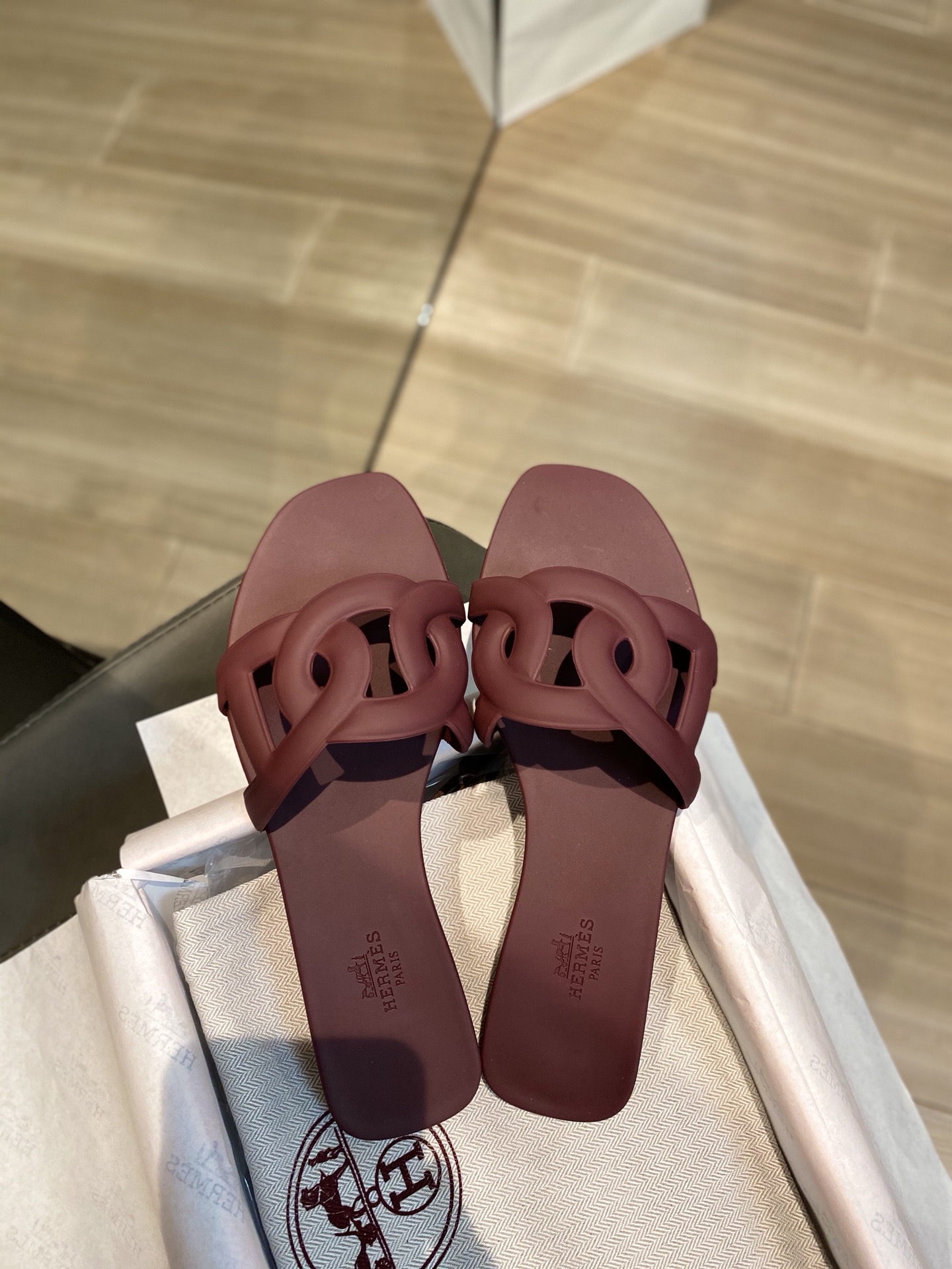 Hermes Pig Nose Classic Slippers