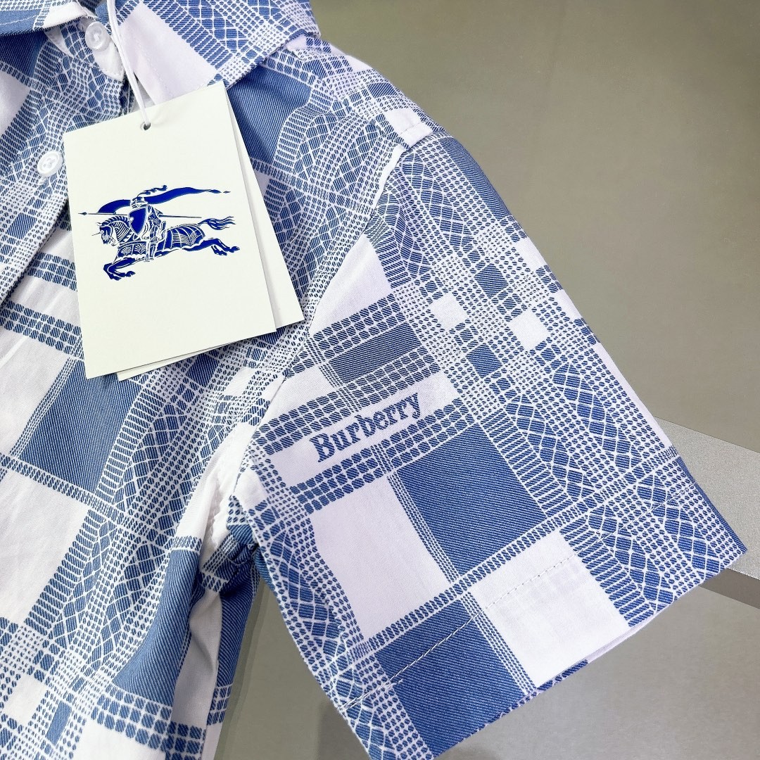 Burberry new boys and girls suits