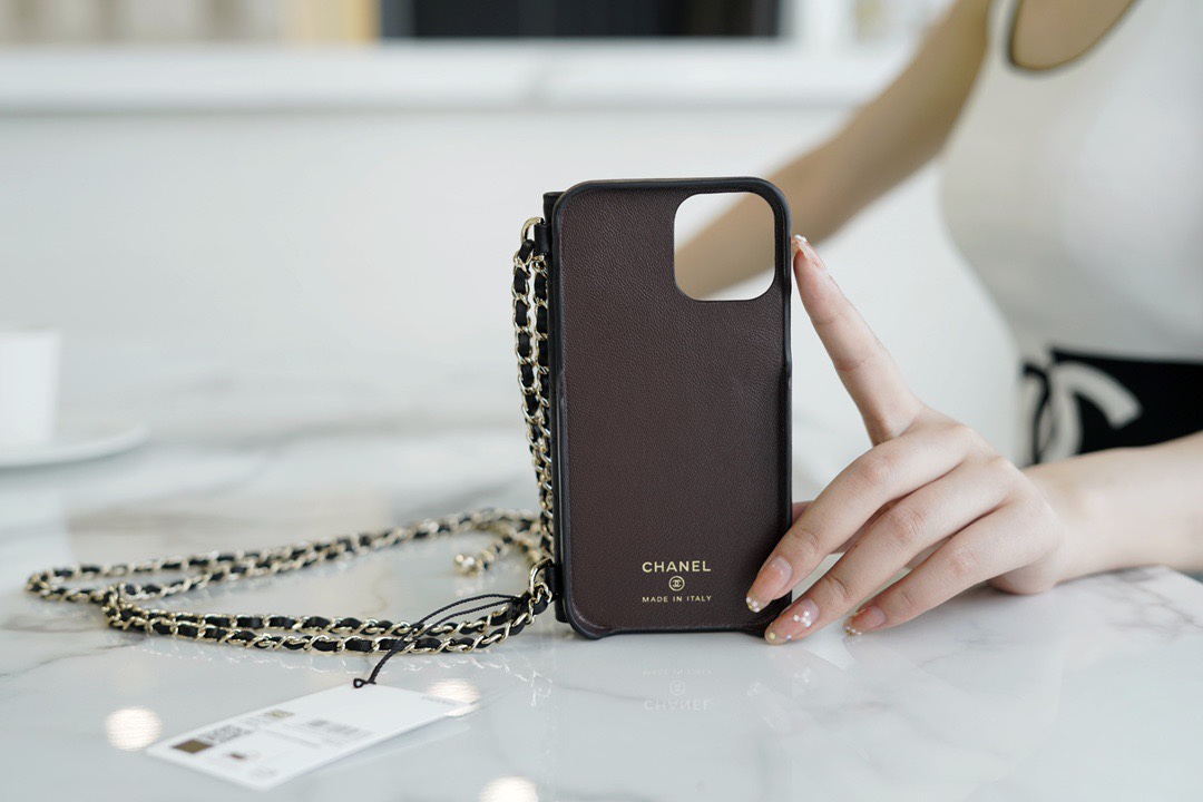 𝗖𝗛𝗔𝗘𝗡𝗟✦2021 𝗦𝘀 Spring/Summer New Gold Ball Chain Phone Case (for 📱iphone12/12pro)
