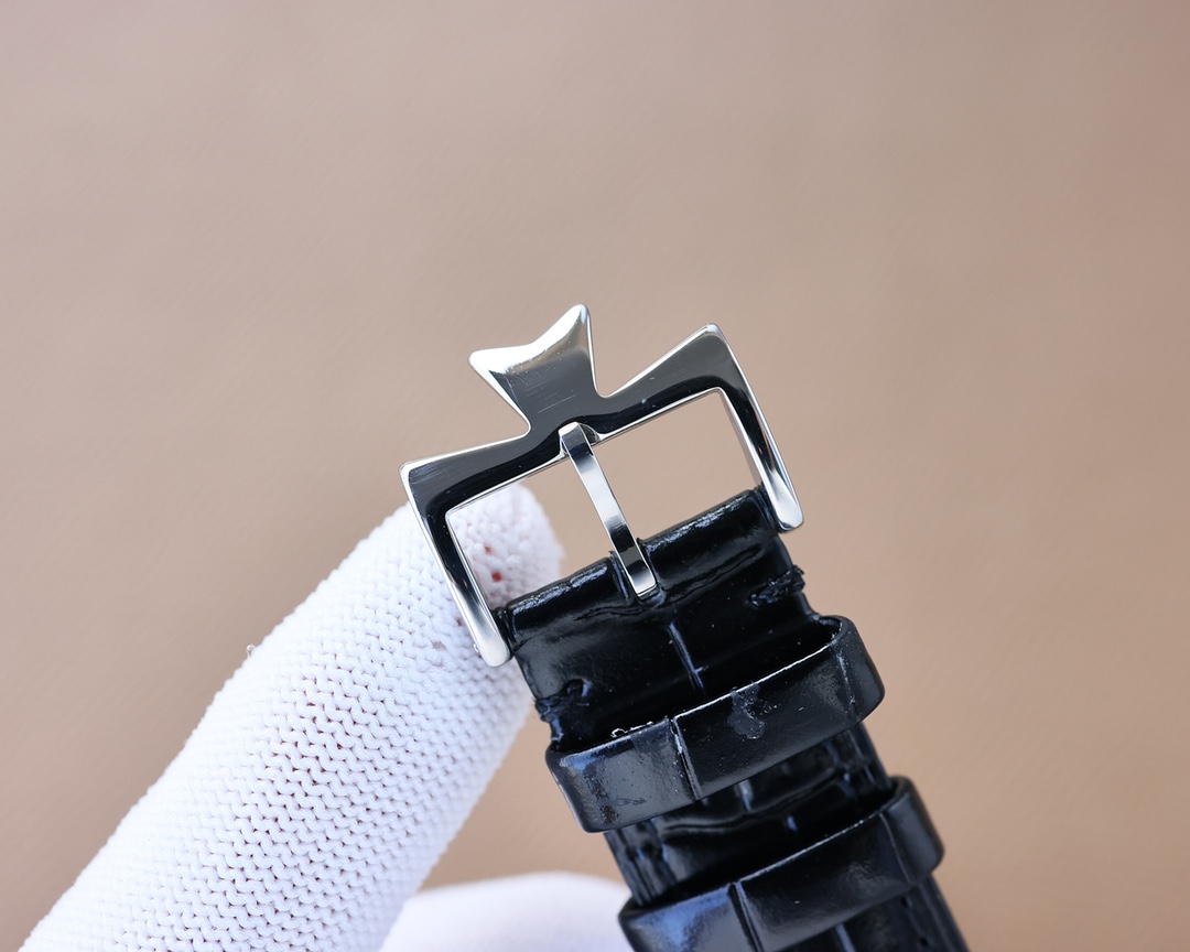 Rolex inlaid with 160 Slower diamonds