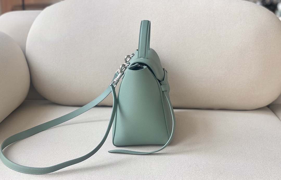 𝐂𝐞𝐥𝐢𝐧𝐞 BELT MICRO BAG in grained calfskin
