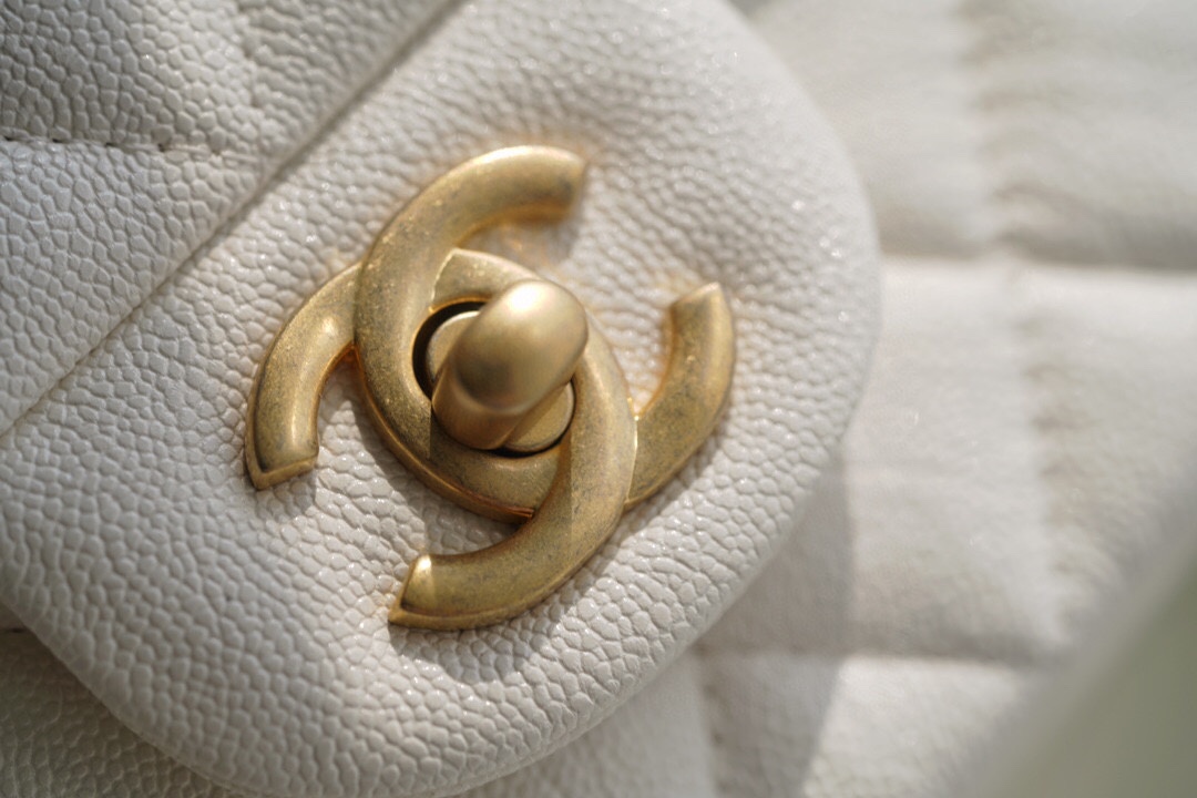 𝗖𝗛𝗔𝗡𝗘𝗟✦𝗖𝗹𝗮𝘀𝘀𝗶𝗰 𝗙𝗹𝗮𝗽 2021 𝗦𝘀 spring and summer new handleℂ𝔽 𝕄𝕚𝕟𝕚 white