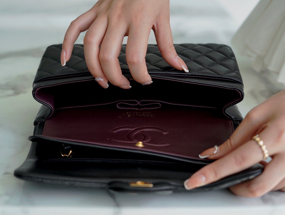 𝐂𝐇𝐀𝐍𝐄𝐋 Classic Flap Italy 🇮🇹 The 𝗚𝗥