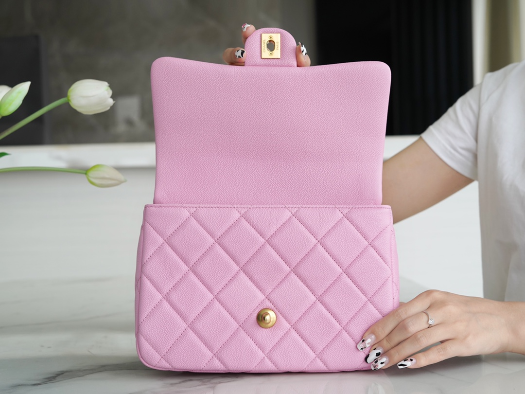 𝗖𝗛𝗔𝗡𝗘𝗟✦𝗖𝗹𝗮𝘀𝘀𝗶𝗰 𝗙𝗹𝗮𝗽 23P Spring/Summer New Love Heart Adjustable Buckle Large Pink