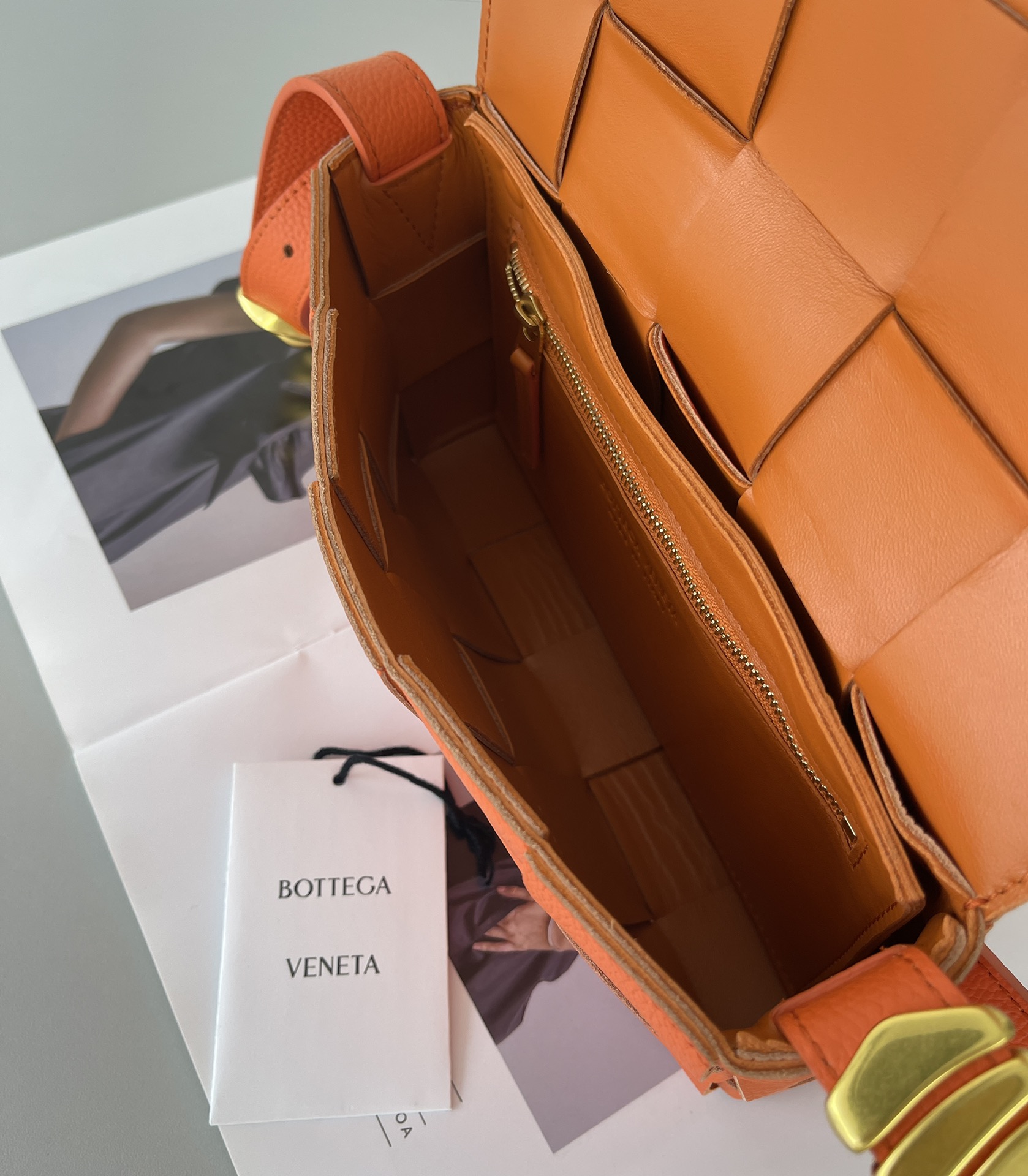 Bottega Veneta Cassette 5-panel lychee print Maple Brown #666870