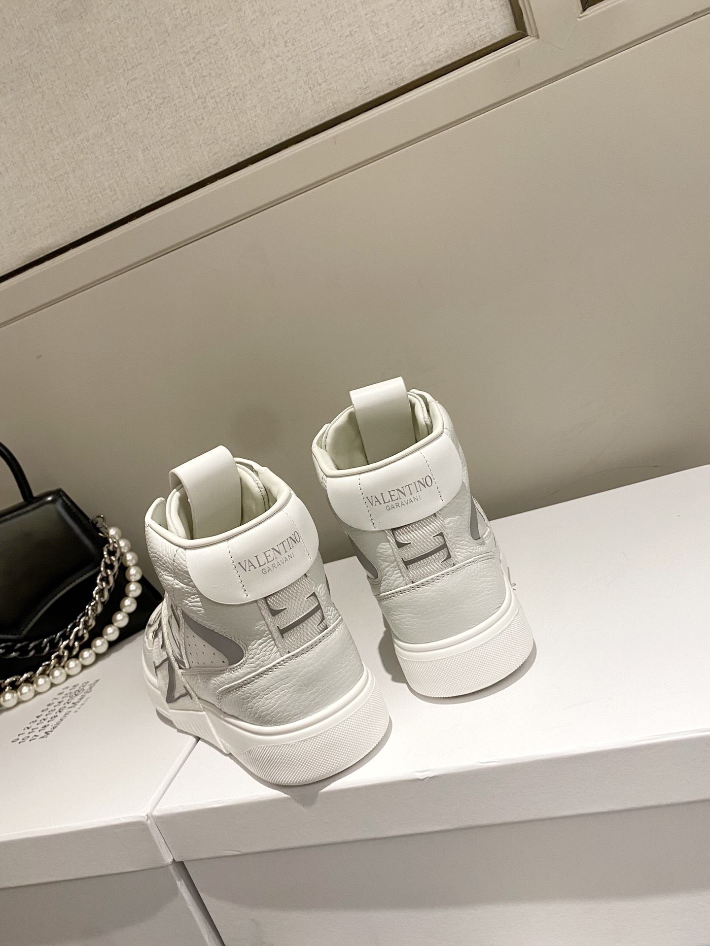 【Valentino】Valentino 2020 new high-top sneakers couple models on the new high end quality
