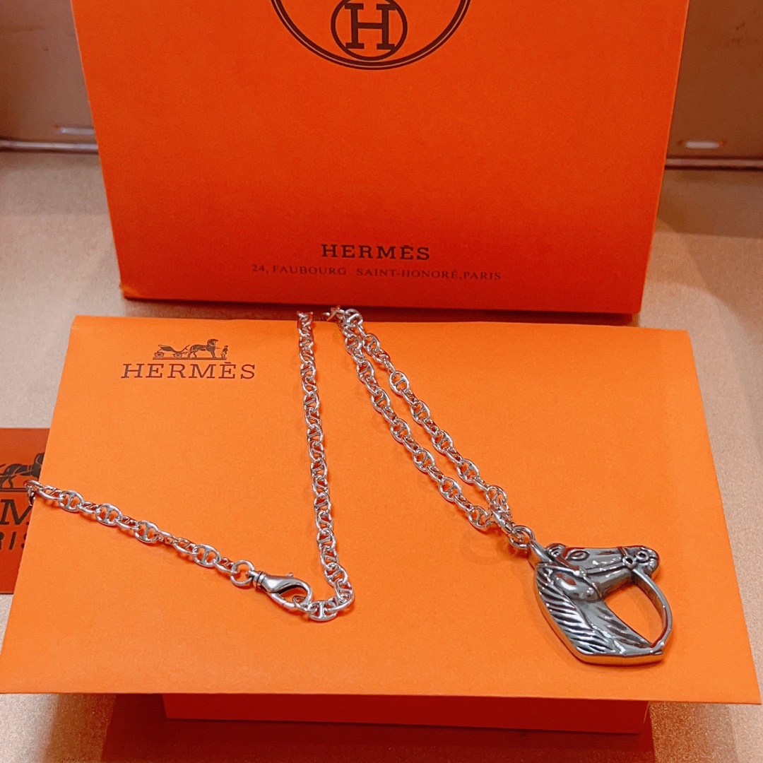 Hermes necklace