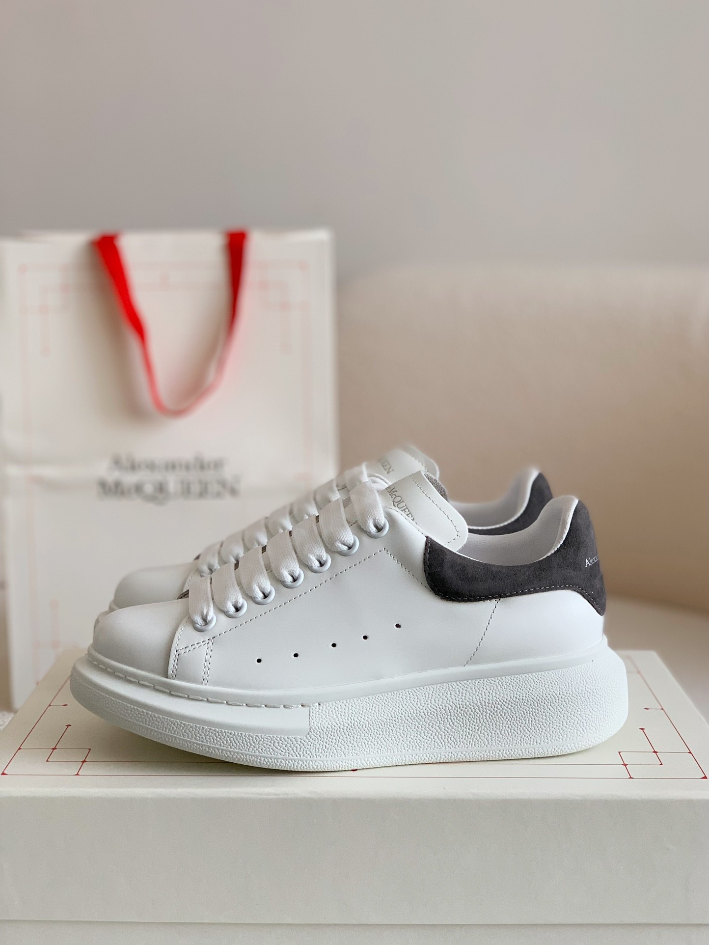 Alexander McQueen MQ Dark grey velvet tail Sneakers
