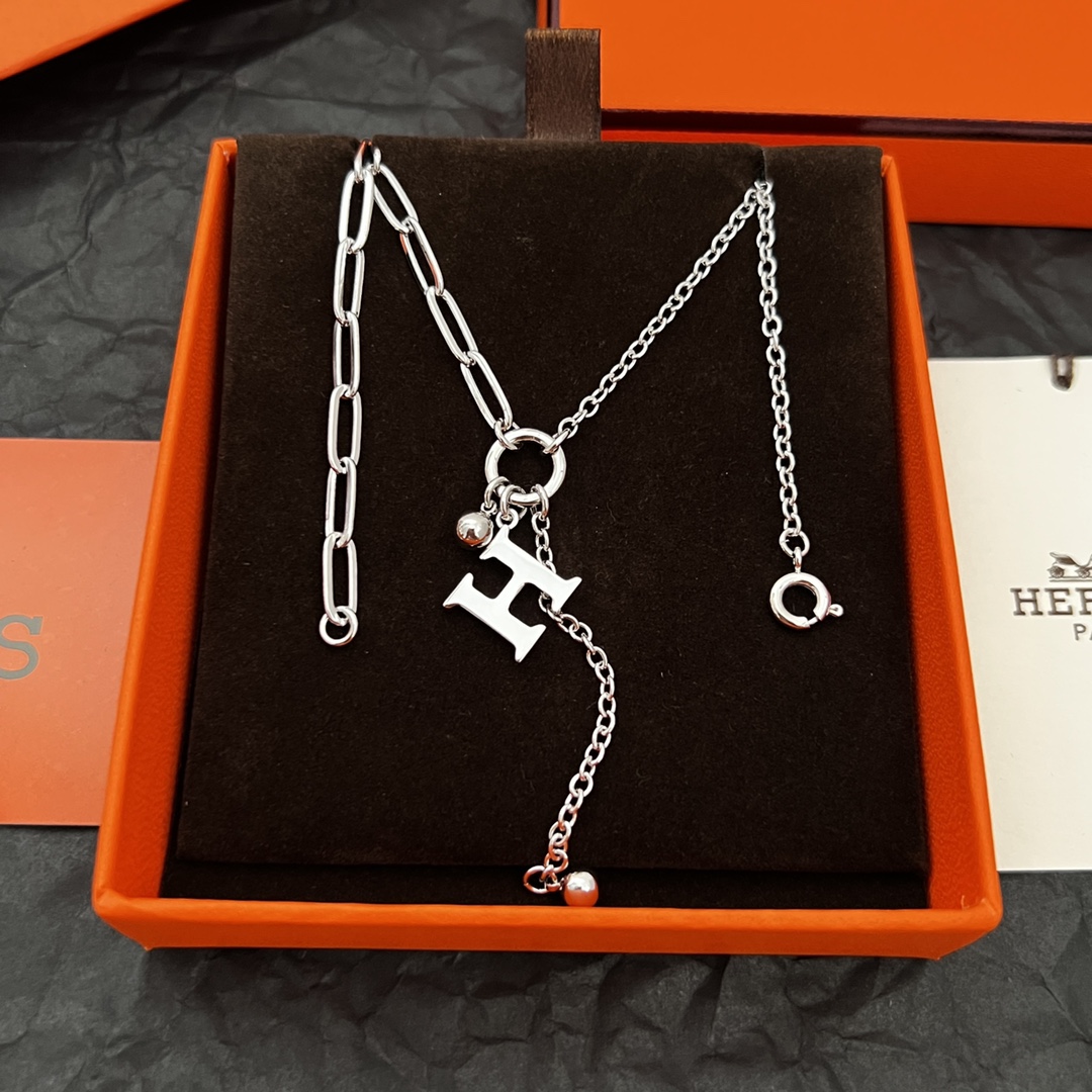 Hermes necklace