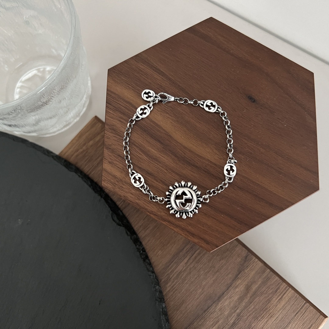 𝐆𝐮𝐜𝐜𝐢 925 sterling silver interlocking double G bracelet 20cm can be adjusted