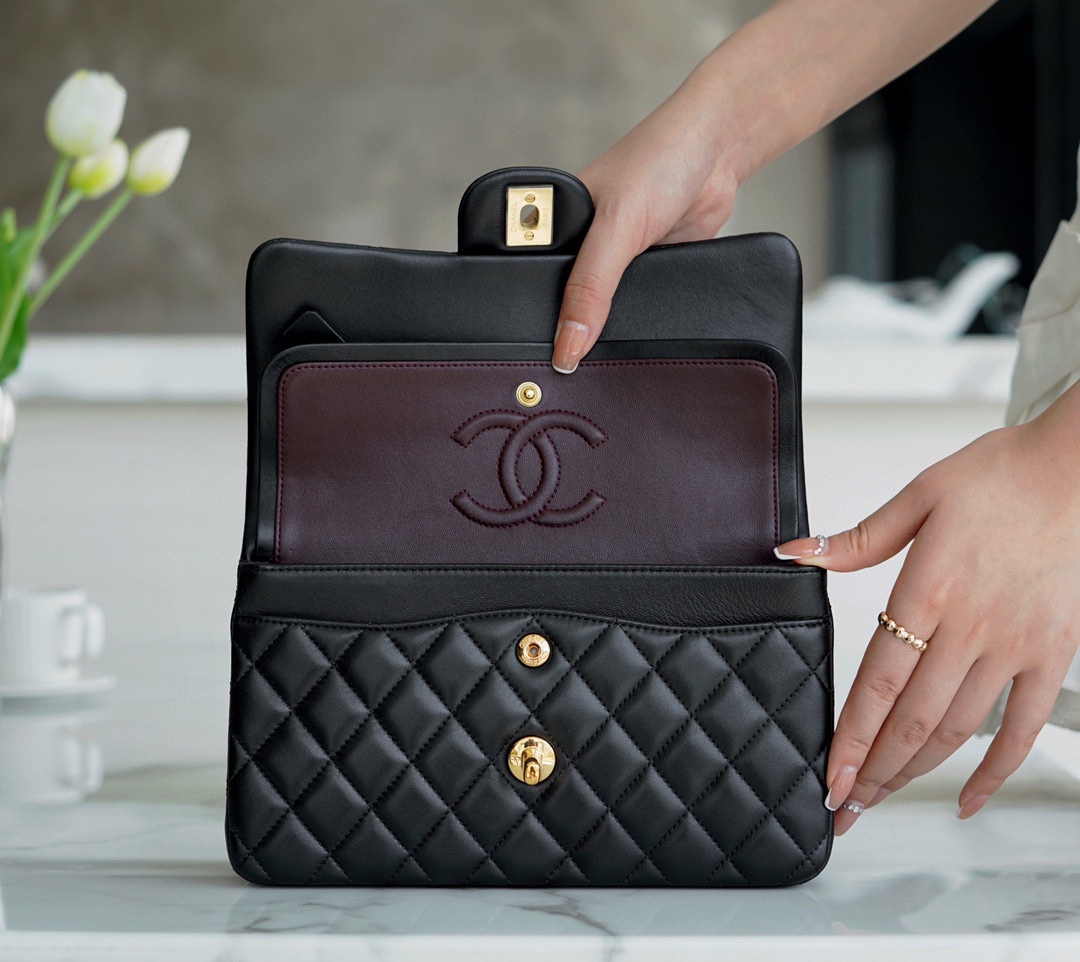 𝐂𝐇𝐀𝐍𝐄𝐋 Classic Flap Italy 🇮🇹 The 𝗚𝗥