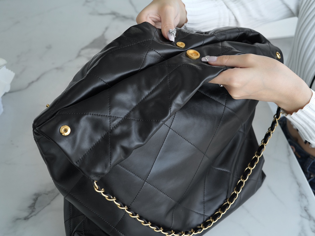 𝗖𝗛𝗔𝗘𝗡𝗟✦𝟐𝟐𝗣 Advanced Handcraft Workshop 𝟐𝟐 Handbag Genuine Leather Large Black Gold