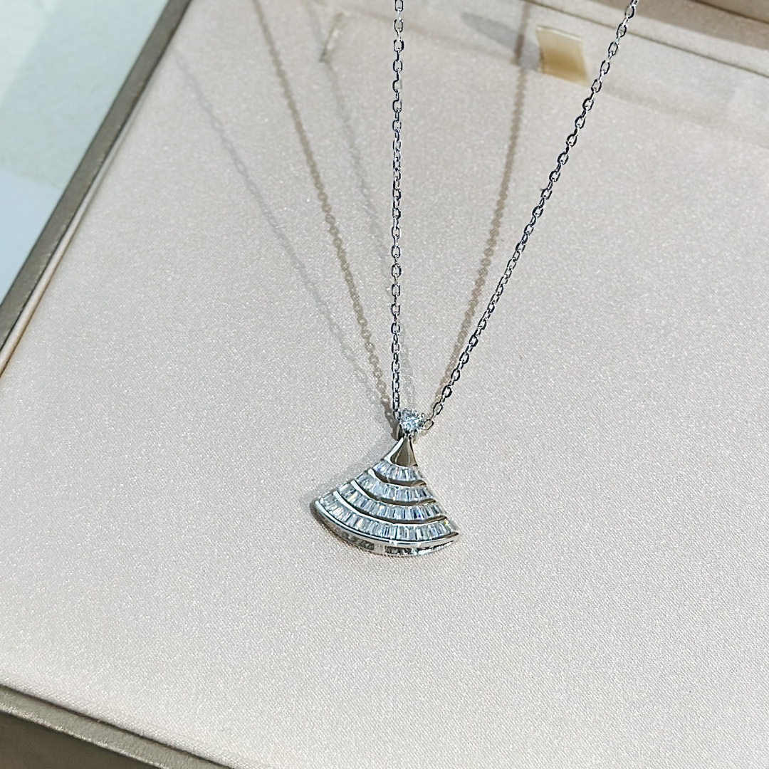 BVLGARI  necklace