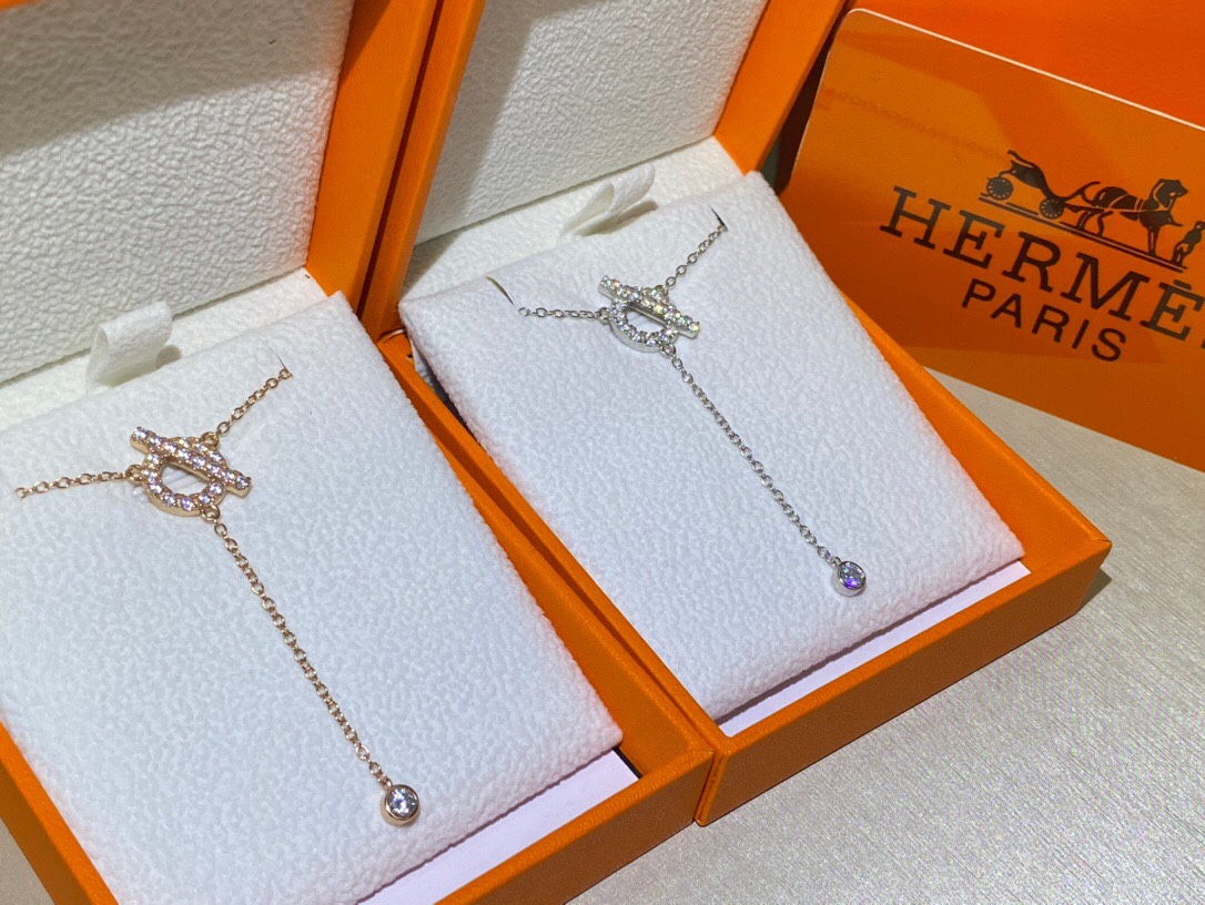 Hermes necklace