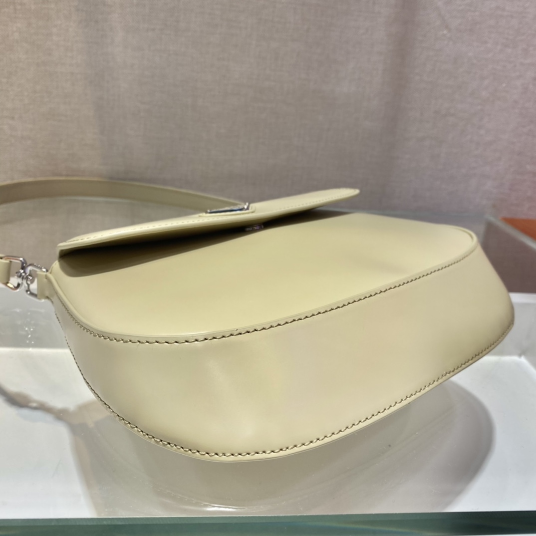 𝐏𝐑𝐀𝐃𝐀 New Underarm Bag 1BD311