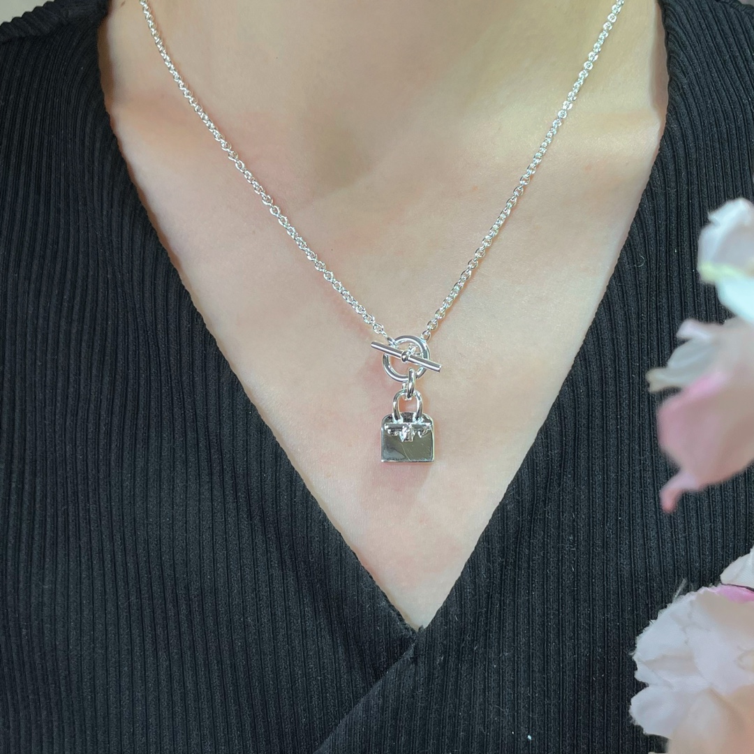 Hermes necklace