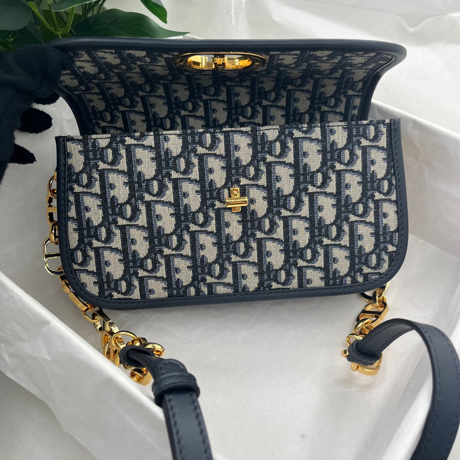 Dior Montaigne avenue M9260 old flower blue