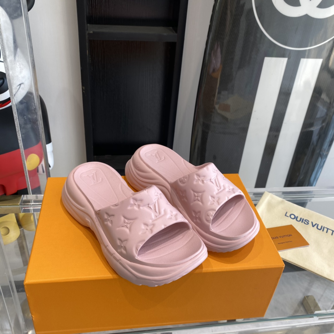 Louis Vuitton platform slippers Pool Pillow Comfort will enter the series