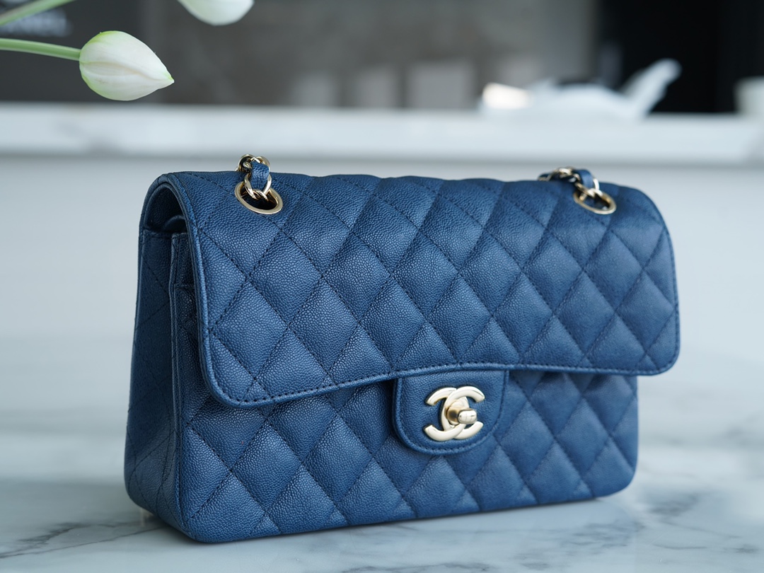 𝐂𝐇𝐀𝐍𝐄𝐋 Classic Flap washed cowhide is made from the most delicate newborn calves washed fetal cow small light blue 🌊